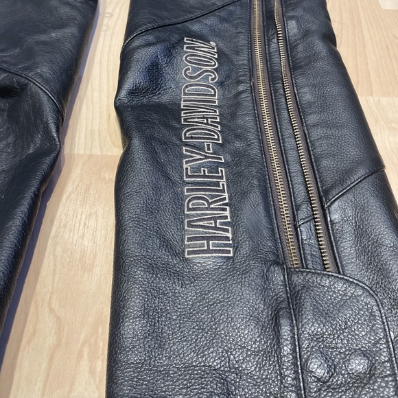 Harley Davidson Women's Black Leather Riding Gear Deluxe Chaps ~ 98097-06VW ~ XS - Picture 2 of 14
